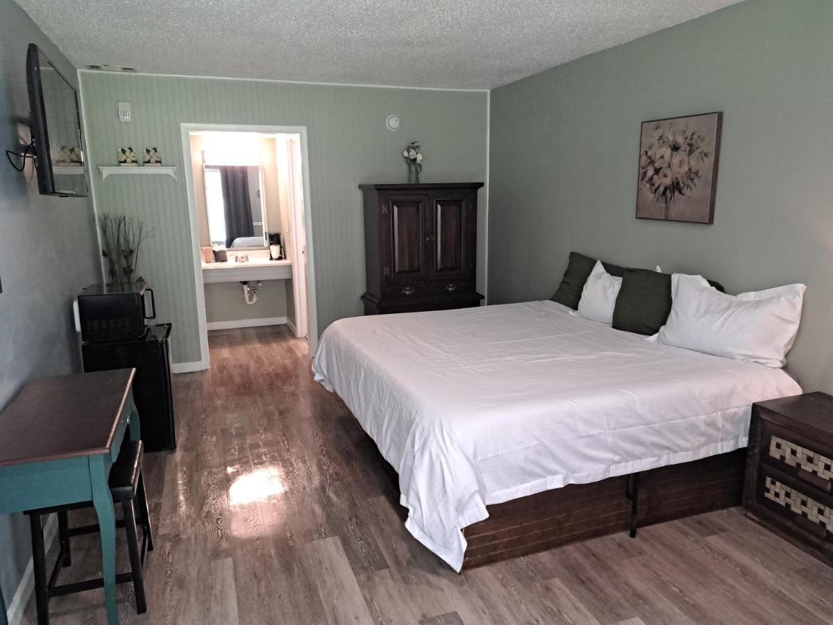 Standard King Room