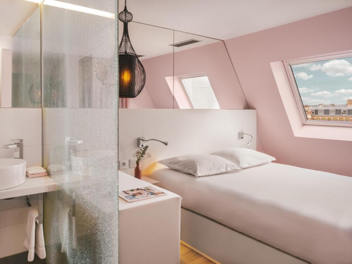 Modern Double Room Echo