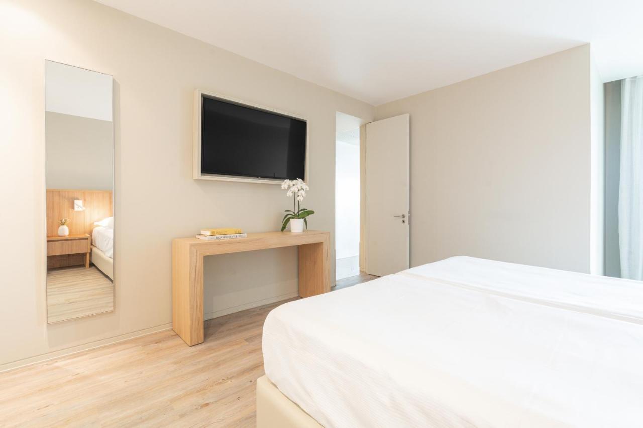 One-Bedroom Apartment Sea View