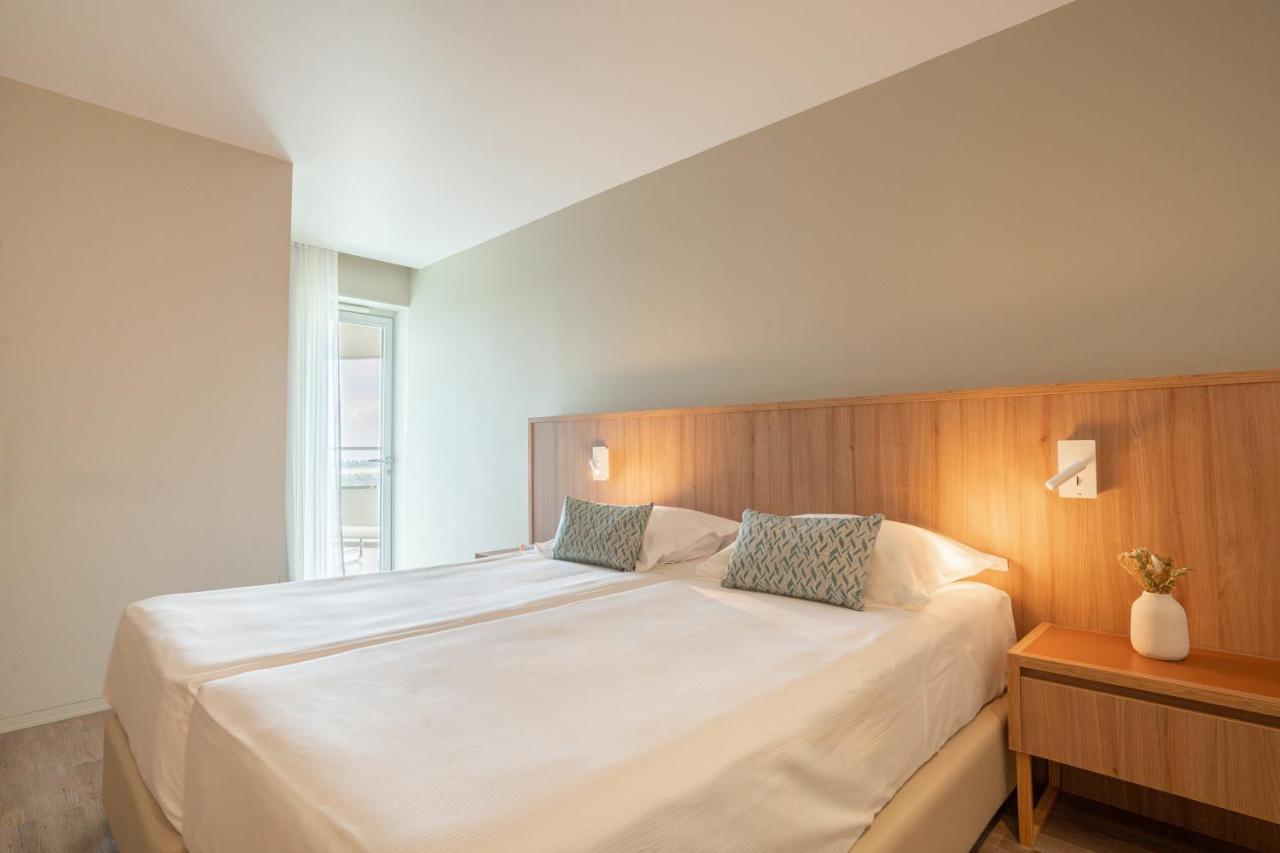 One-Bedroom Apartment Sea View