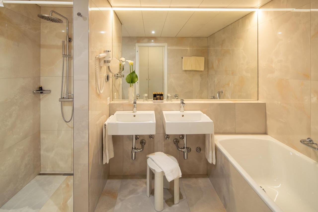 Superior Double Room Balcony Lake View