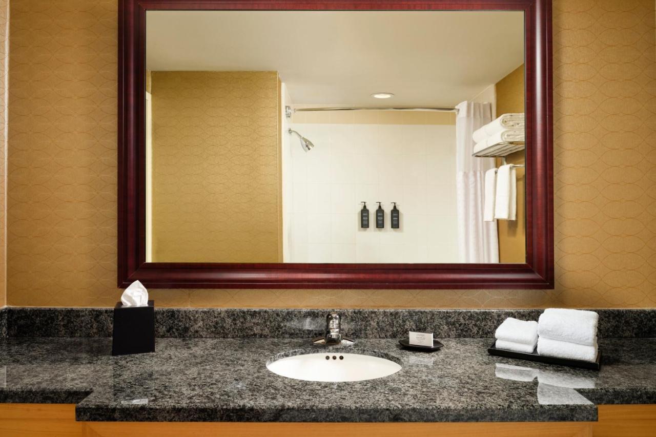 Guest Room 1 King