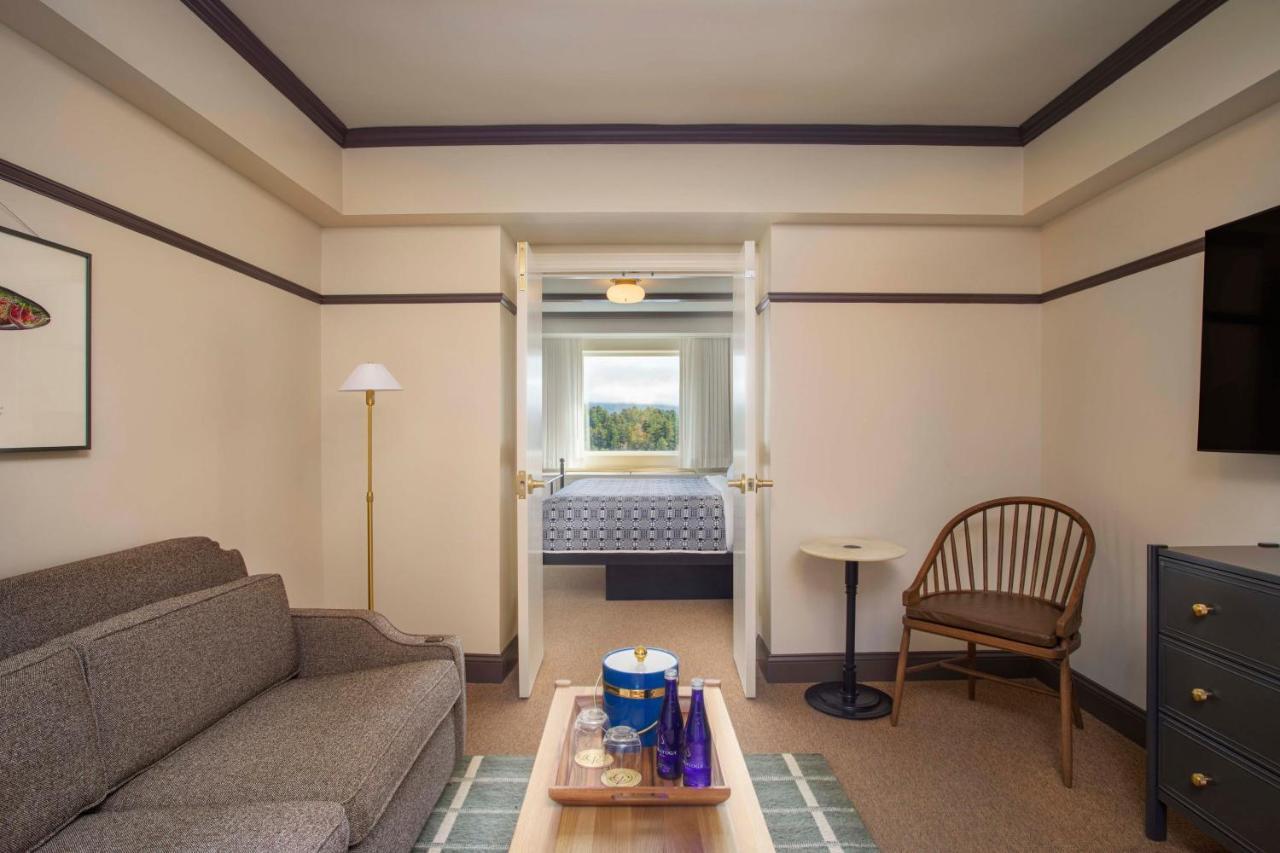 King Room Sofa Bed Lake View High Floor