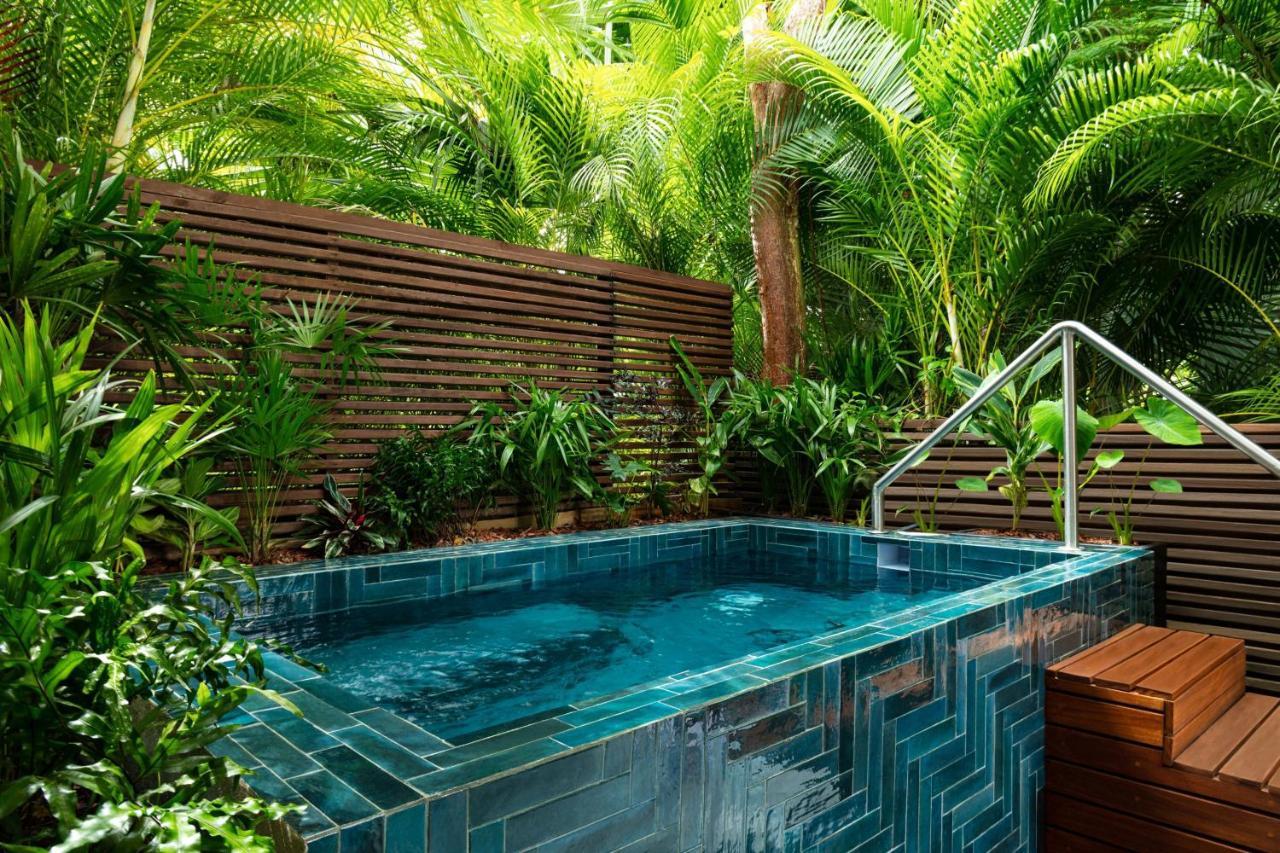 Standard King Room Jungle View