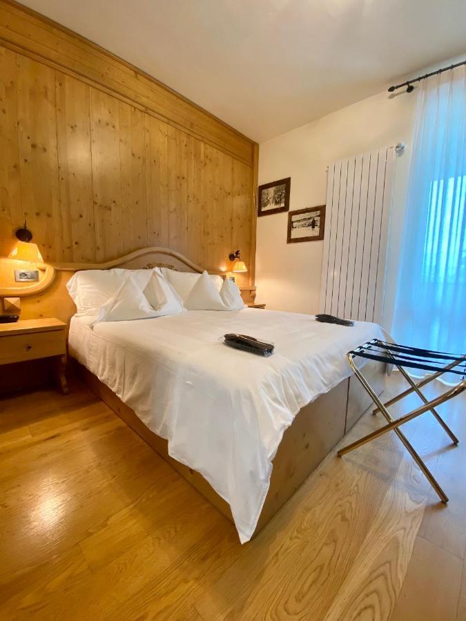 Deluxe Double or Twin Room Mountain View