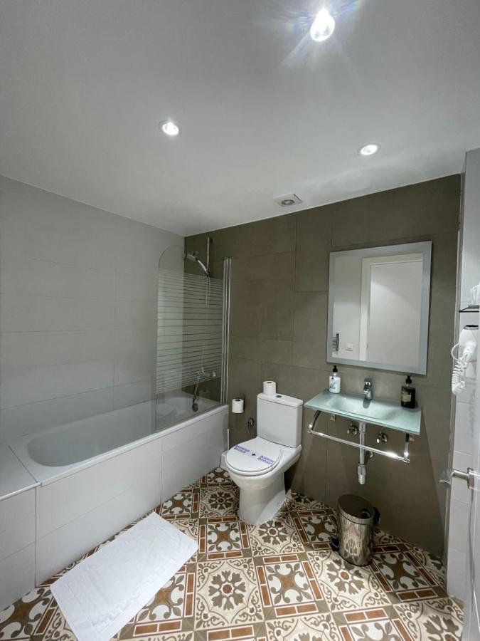 Triple Room Private Bathroom
