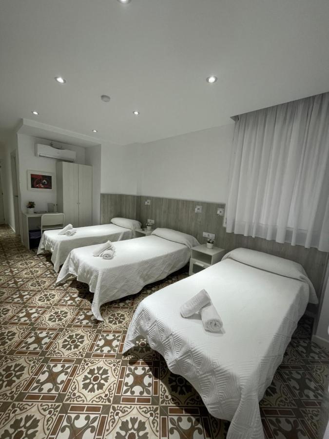 Triple Room Private Bathroom