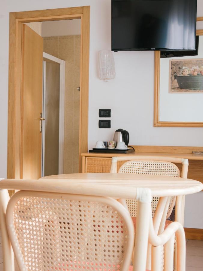 Deluxe Doppelzimmer mit seitlichem Meerblick