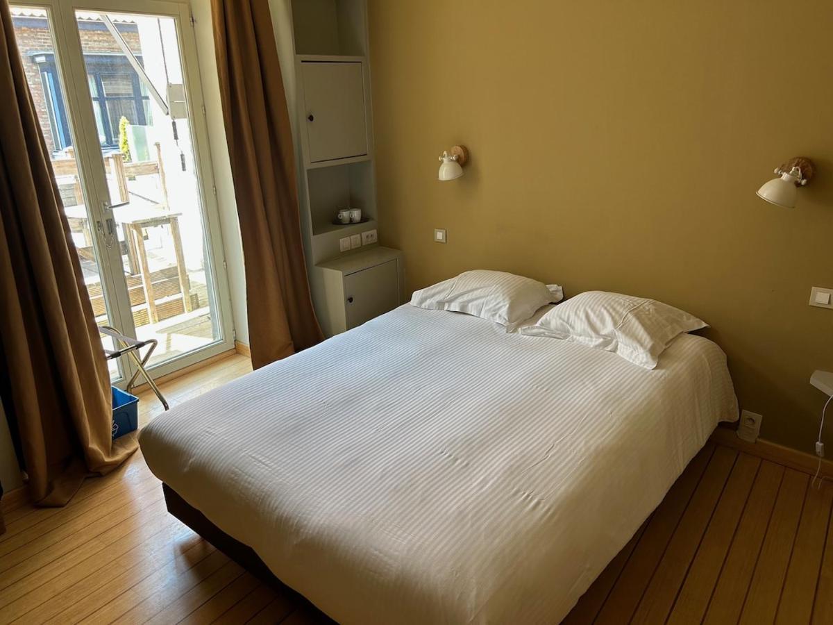 Habitación Confort con cama grande, terraza y aire acondicionado