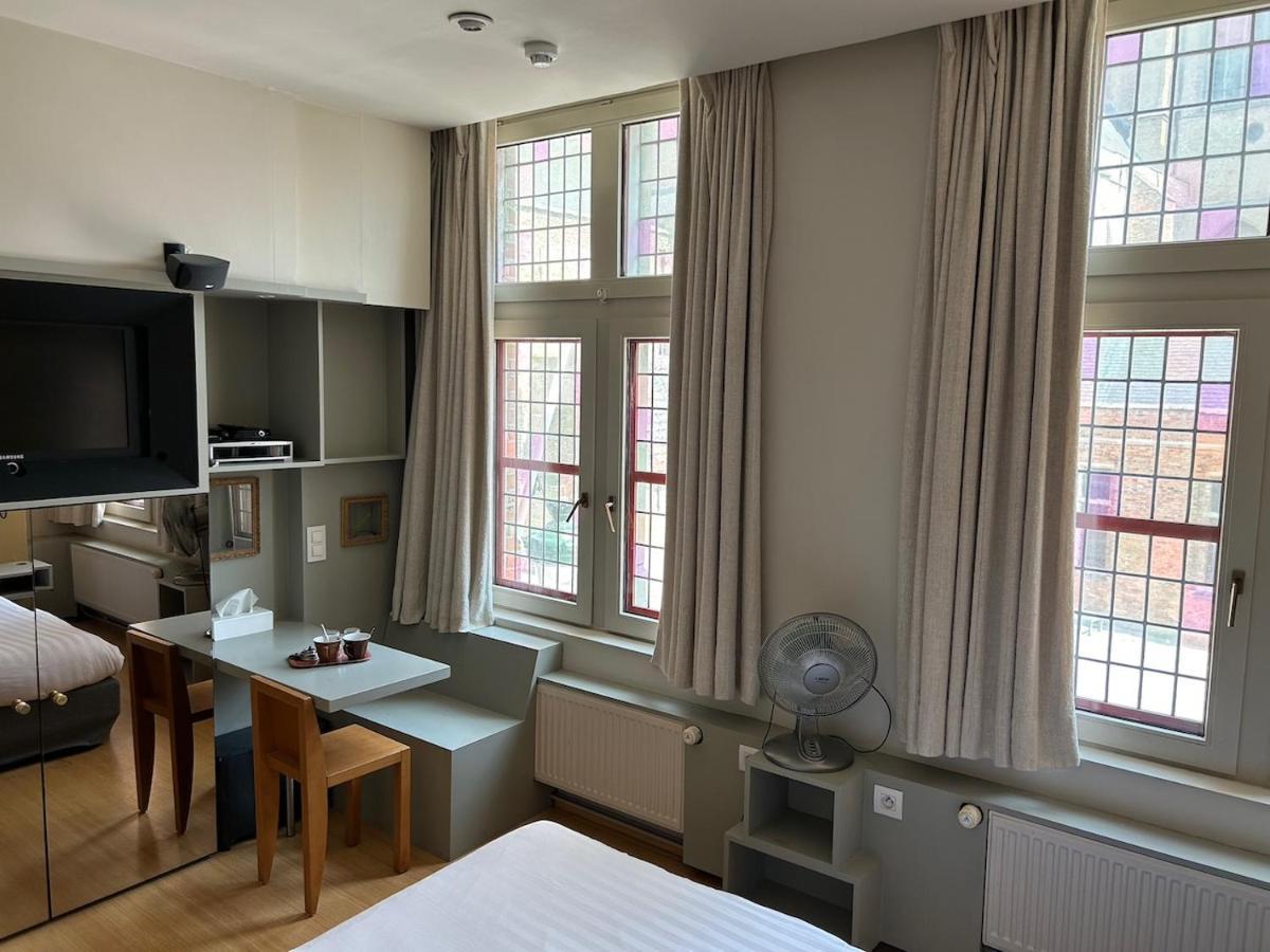 Comfort Queen Room cathedral View
