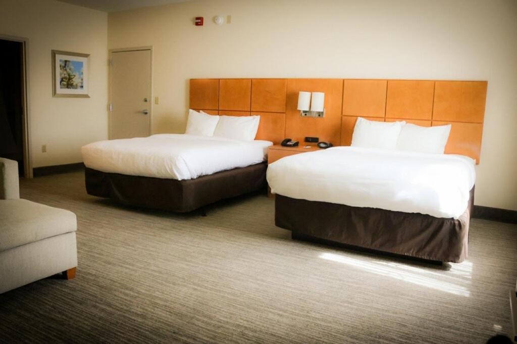 Suite with Two Queen Beds - Accessible/Non-Smoking