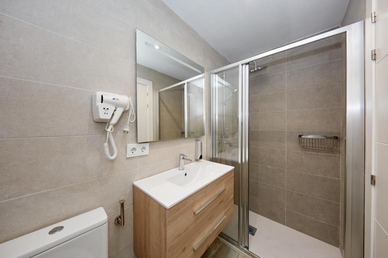 Single Room Bathroom
