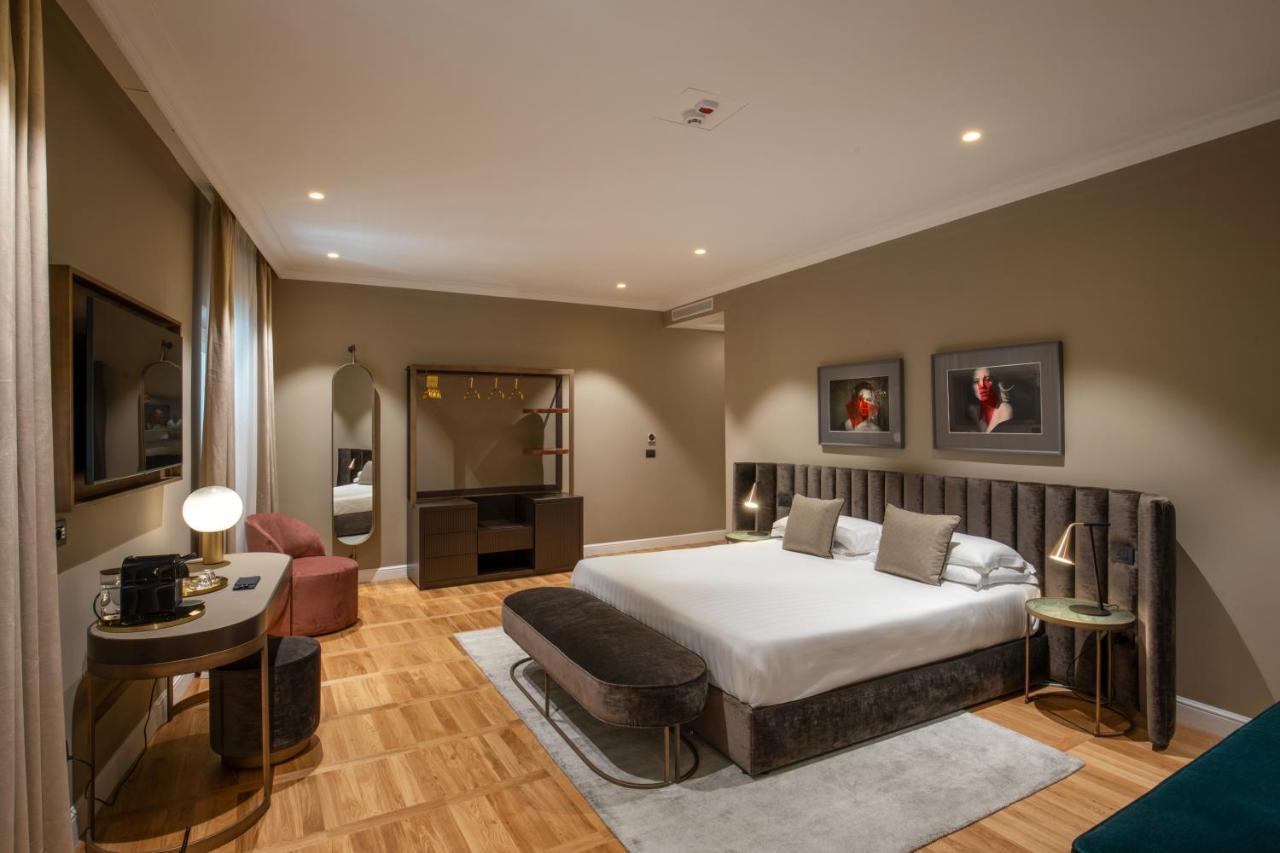 Junior Suite Via Mario de Fiori 59 A