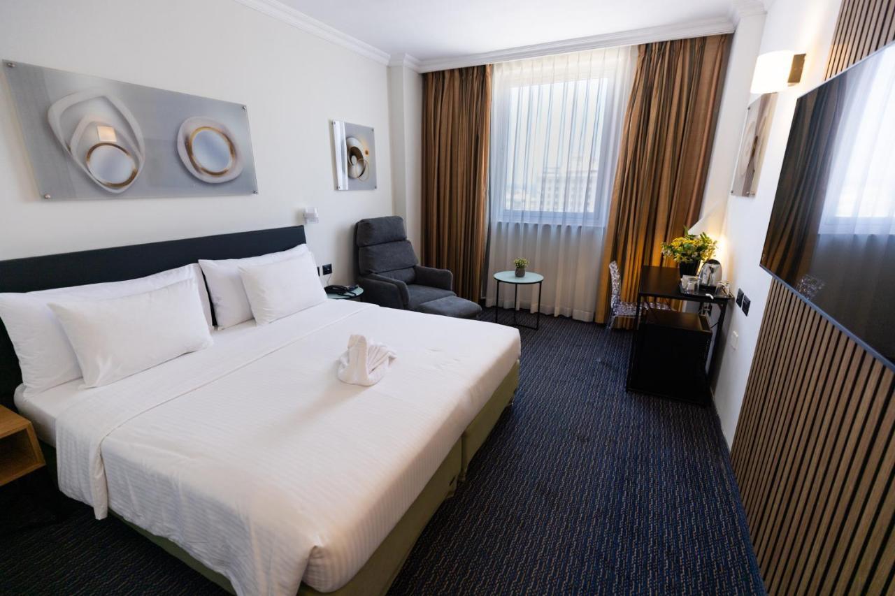 Business Double or Twin Room with Lounge Access,1421004684:JPEG