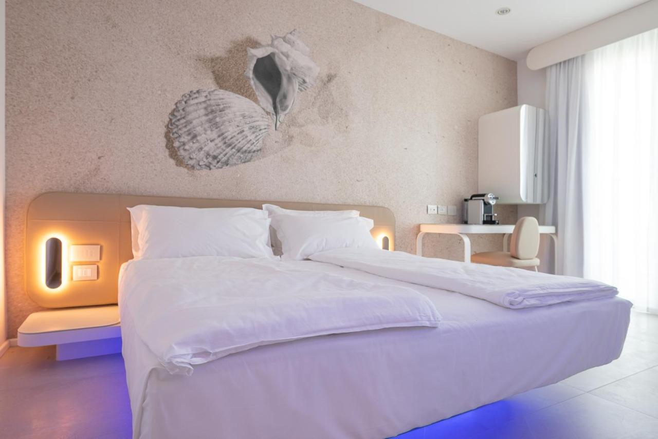 Superior Single Room Jacuzzi Side Sea View