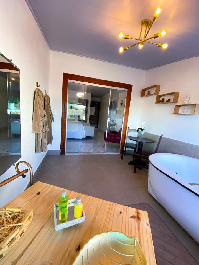 Deluxe Double Room Bath
