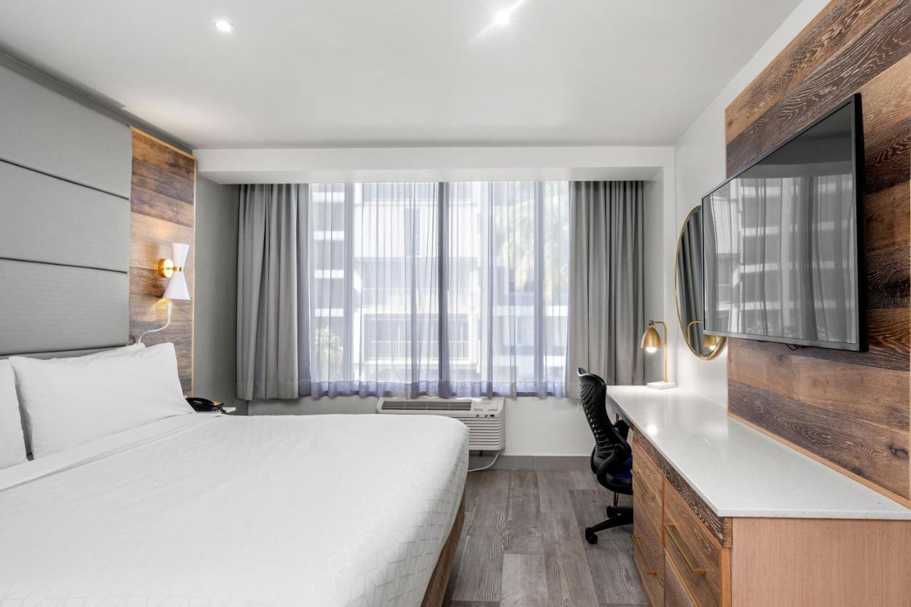 Standard King Room