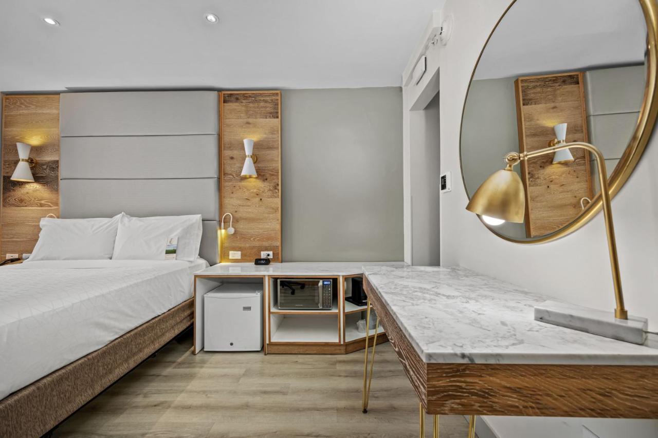 Standard King Room