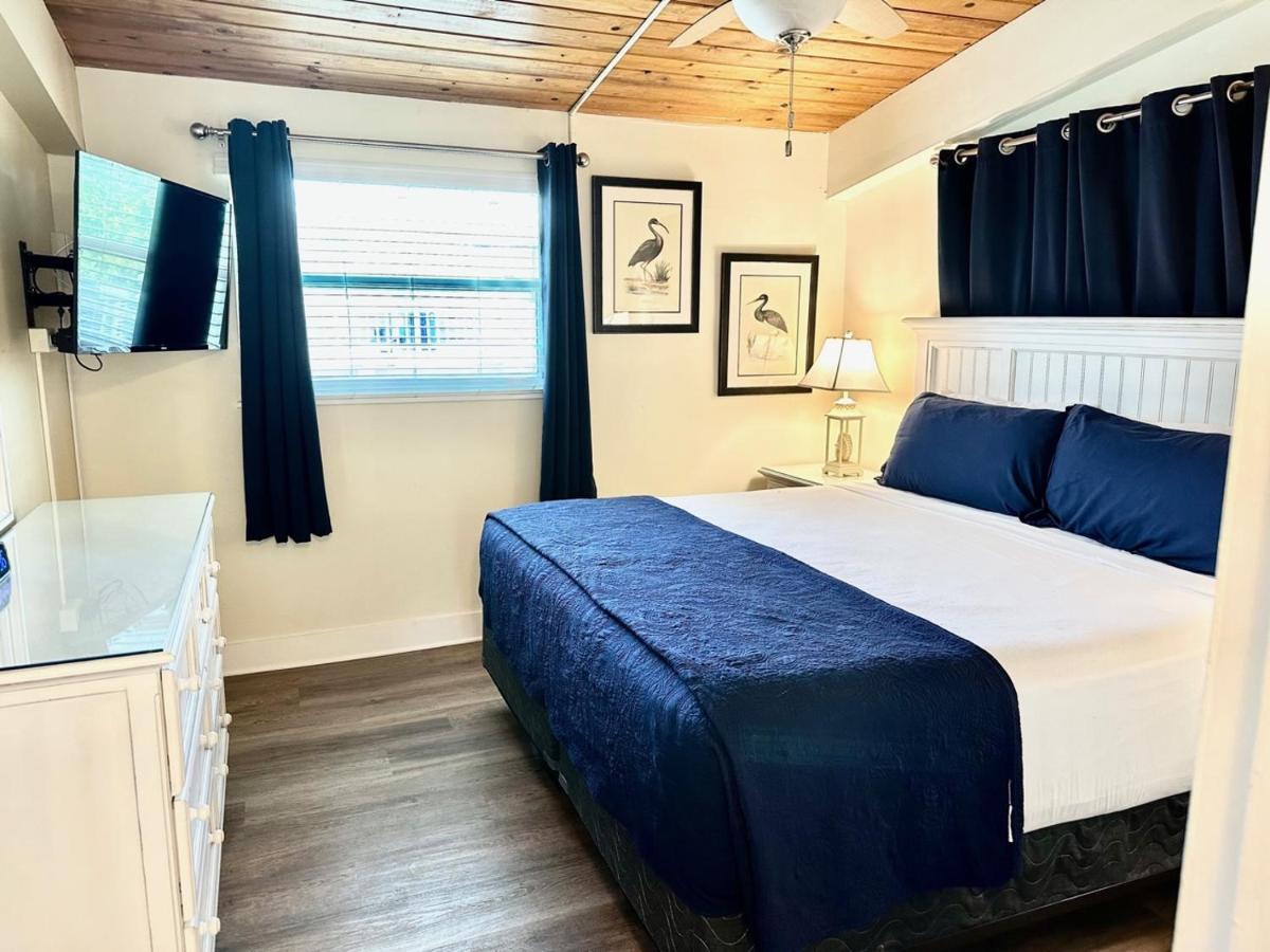 One-Bedroom Apartment Sea View