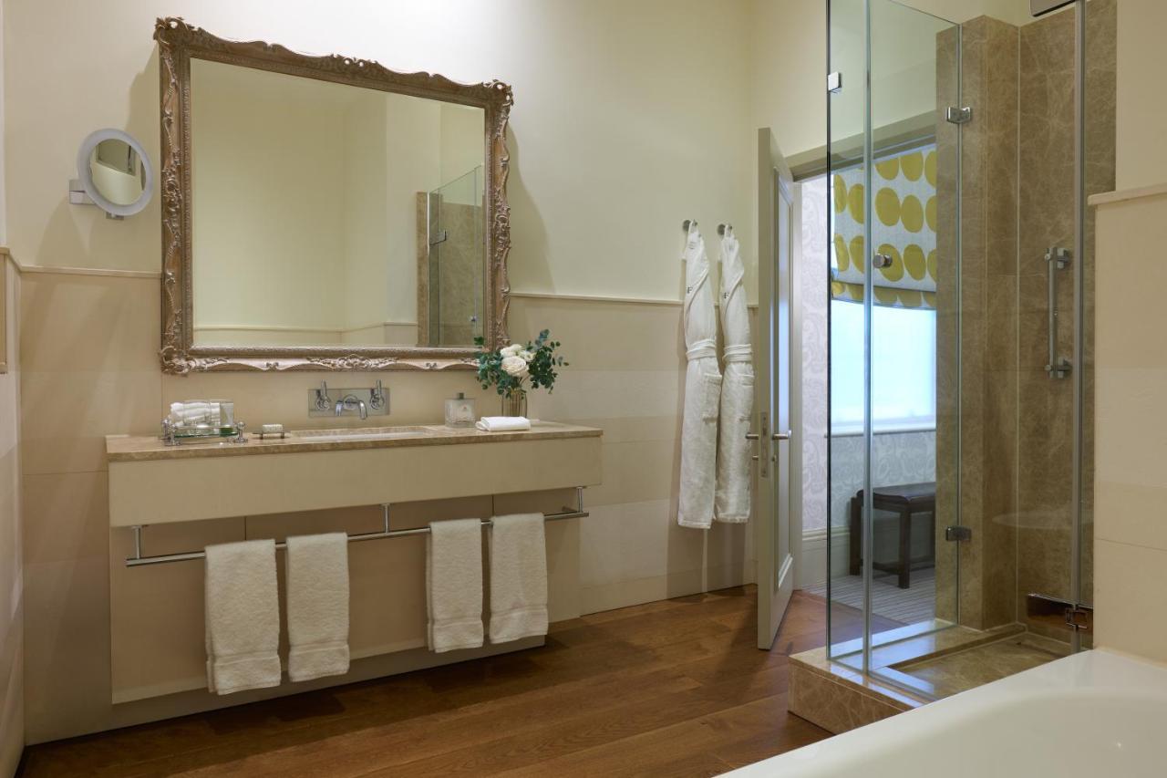 Deluxe King or Twin Room