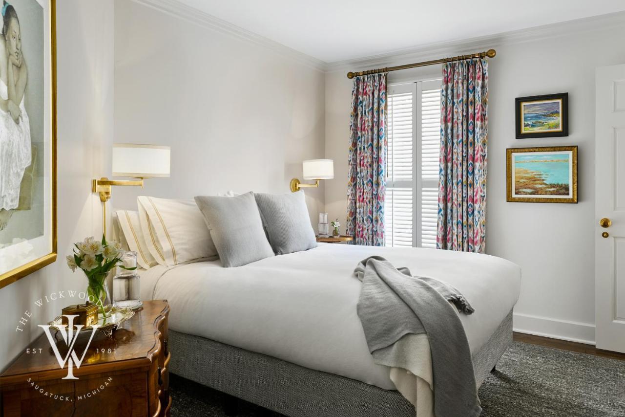 Standard Queen Room Mattise