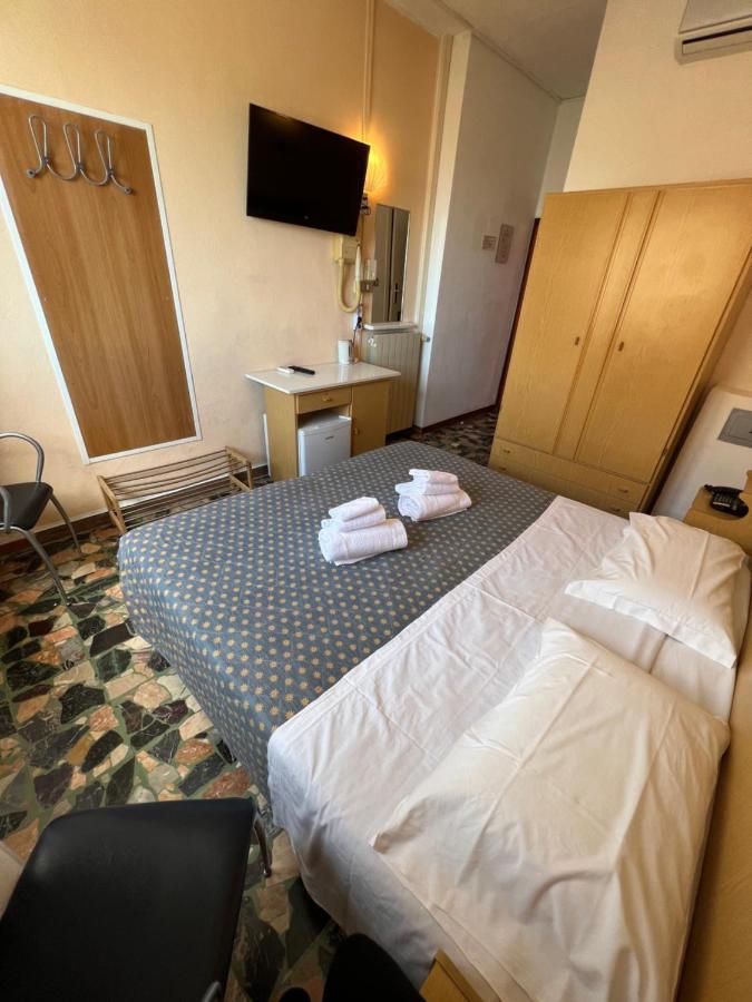 Double or Twin Room Sea View