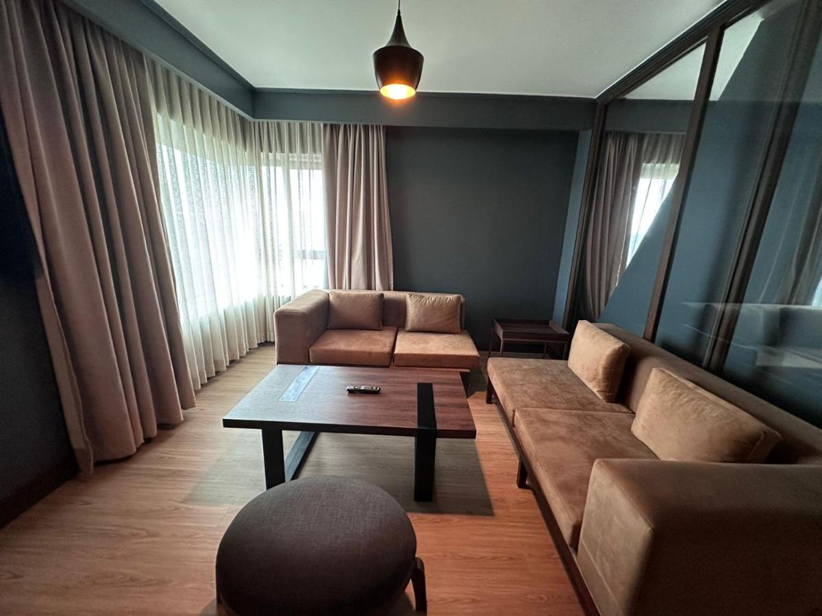 Suite de 1 dormitorio con jacuzzi - 1 cama grande