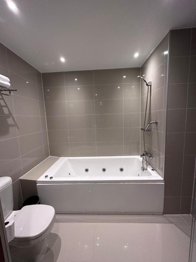 One-Bedroom King Suite Whirlpool