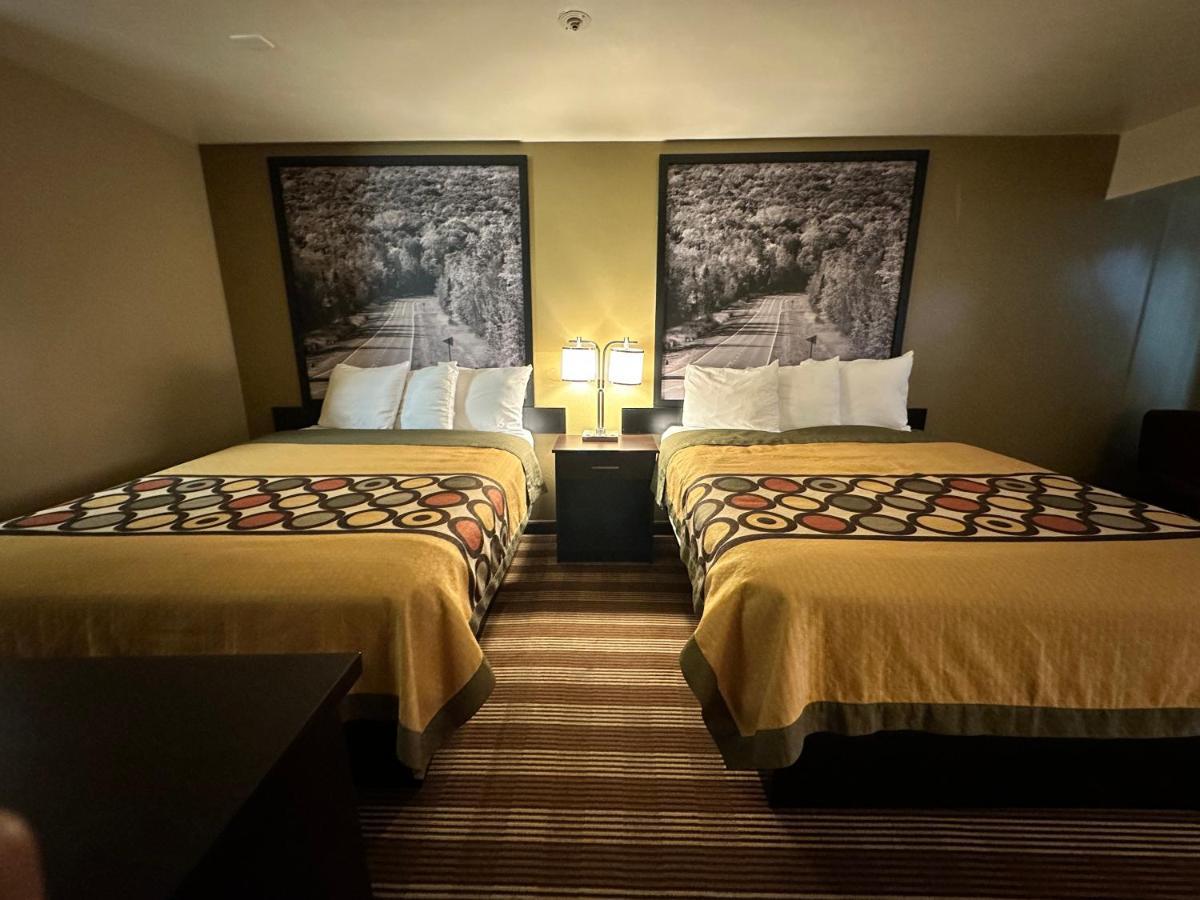 Queen Room Two Queen Beds Non-Smoking