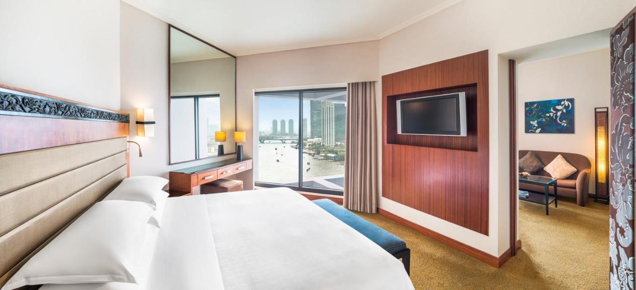 Junior, Club lounge access, Suite, 1 King, River view,1706081893:JPEG