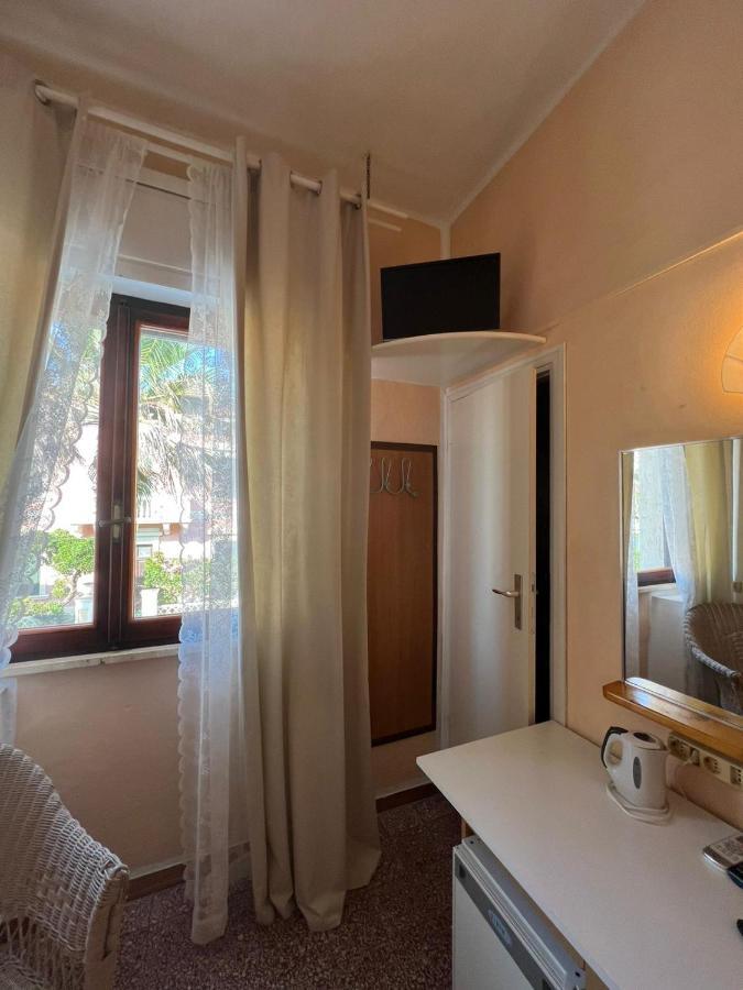 Economy Single Room
