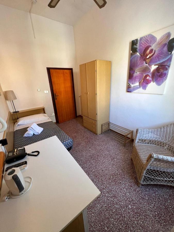 Economy Single Room