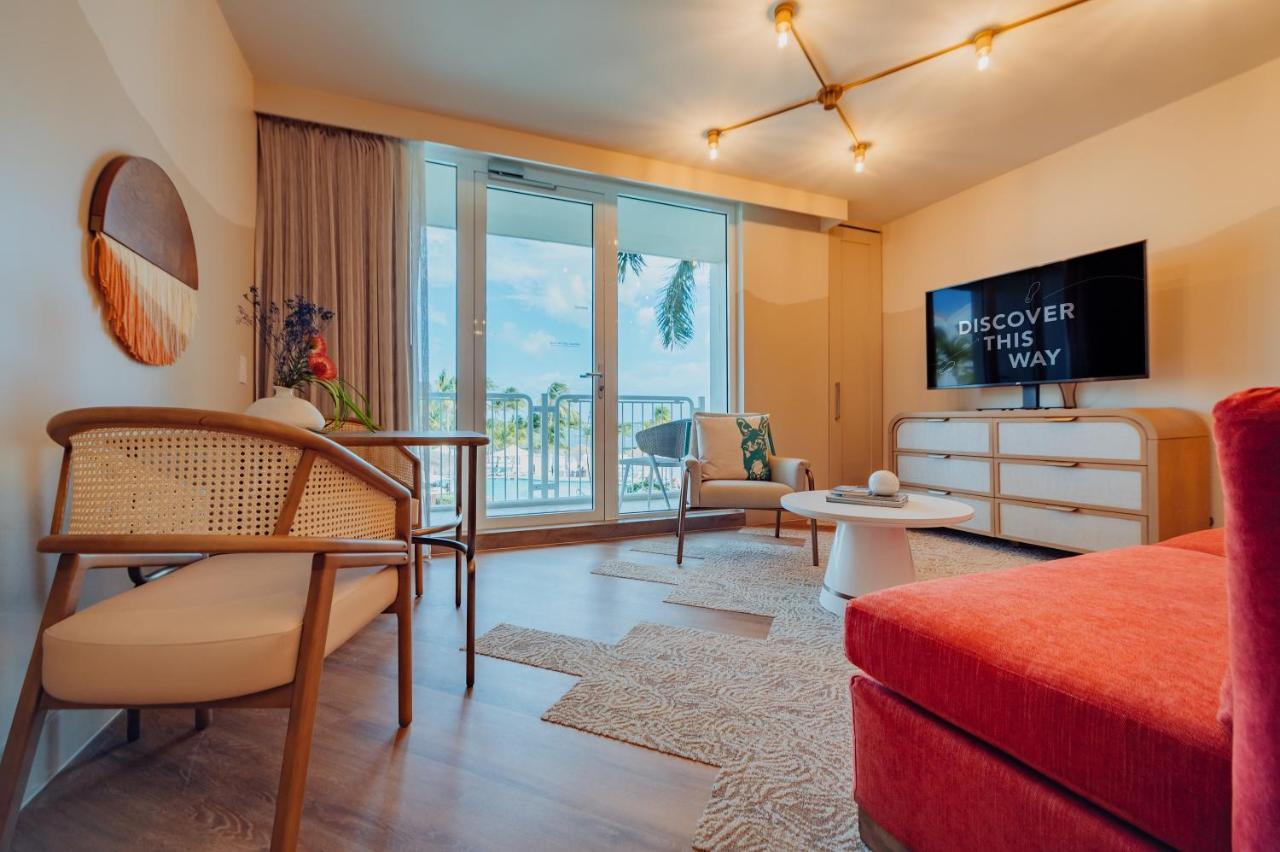 Ocean Suite with King Bed and Sofa,1418817207:JPEG