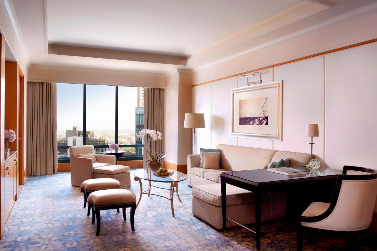 Executive Suite One King Bed Non Smoking