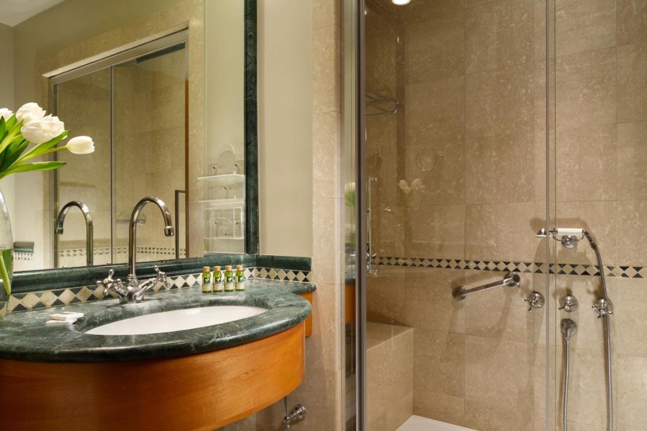 Deluxe Queen Room,1418887344:JPEG