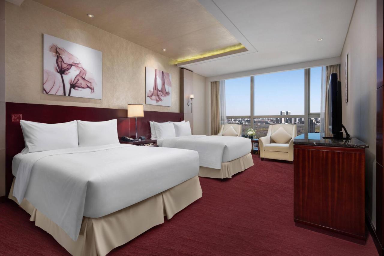 Deluxe Room Guest room 2 Double City view