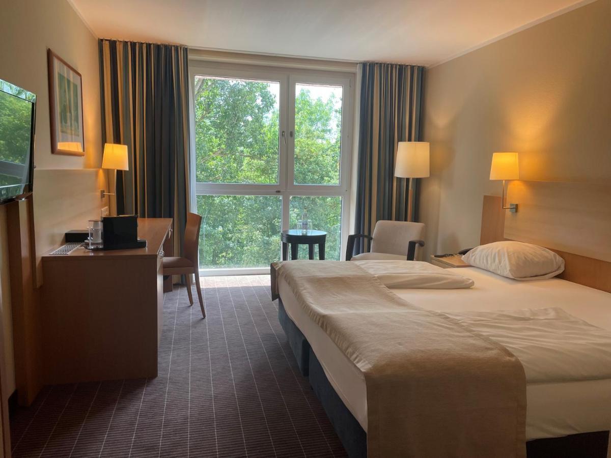 King Room Garden View