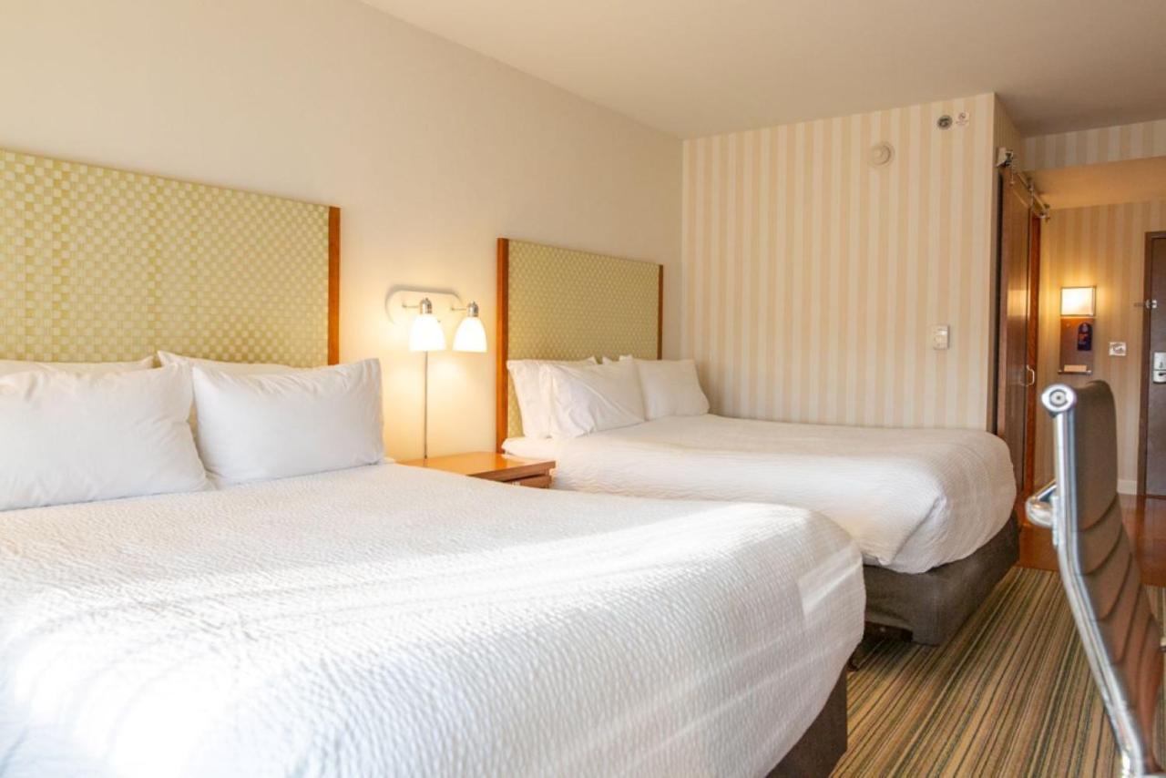 Standard Room Two Queen Beds