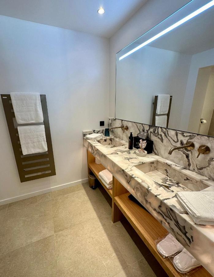 Superior Room,1419741831:JPEG
