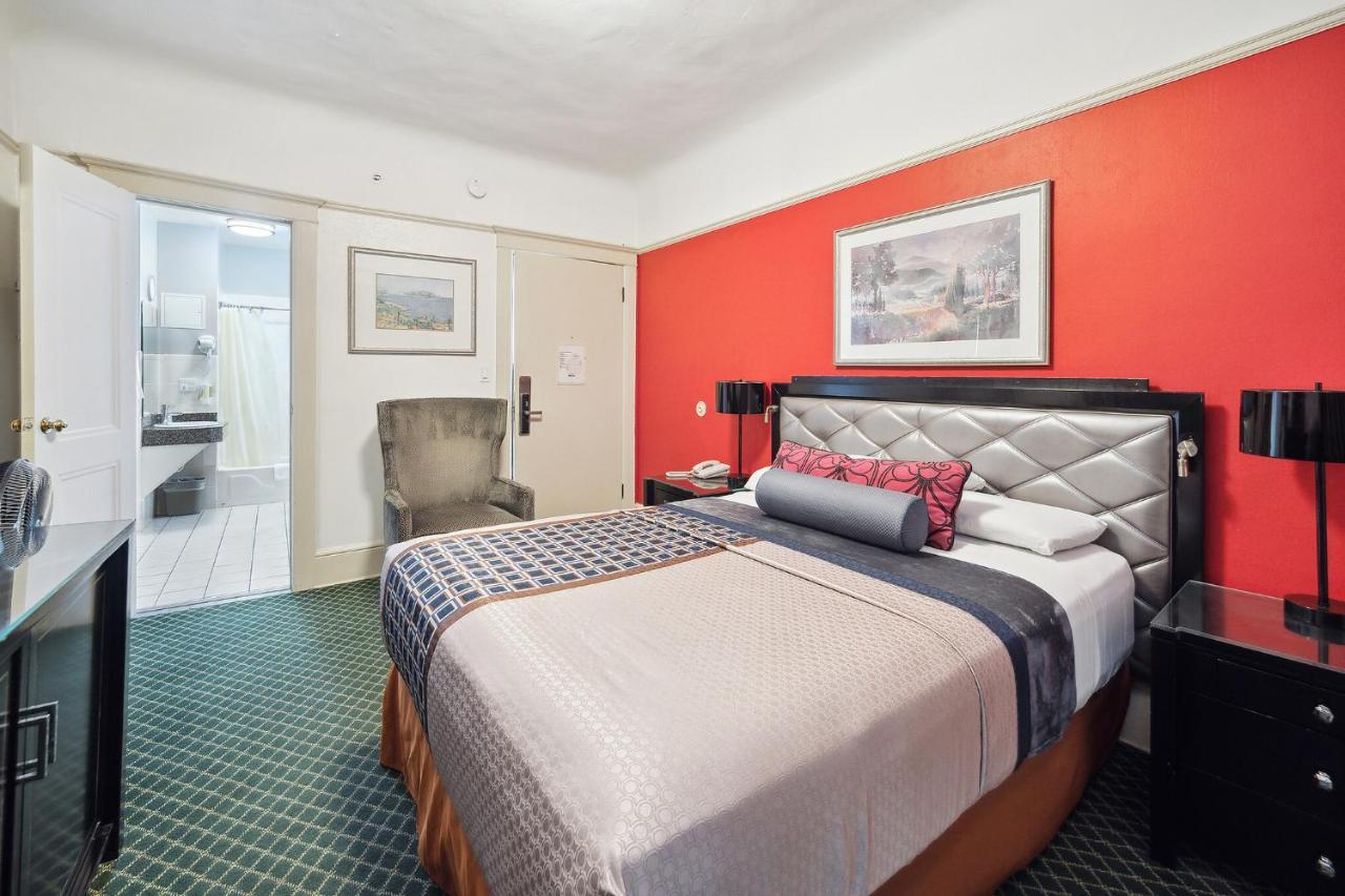 Queen Room