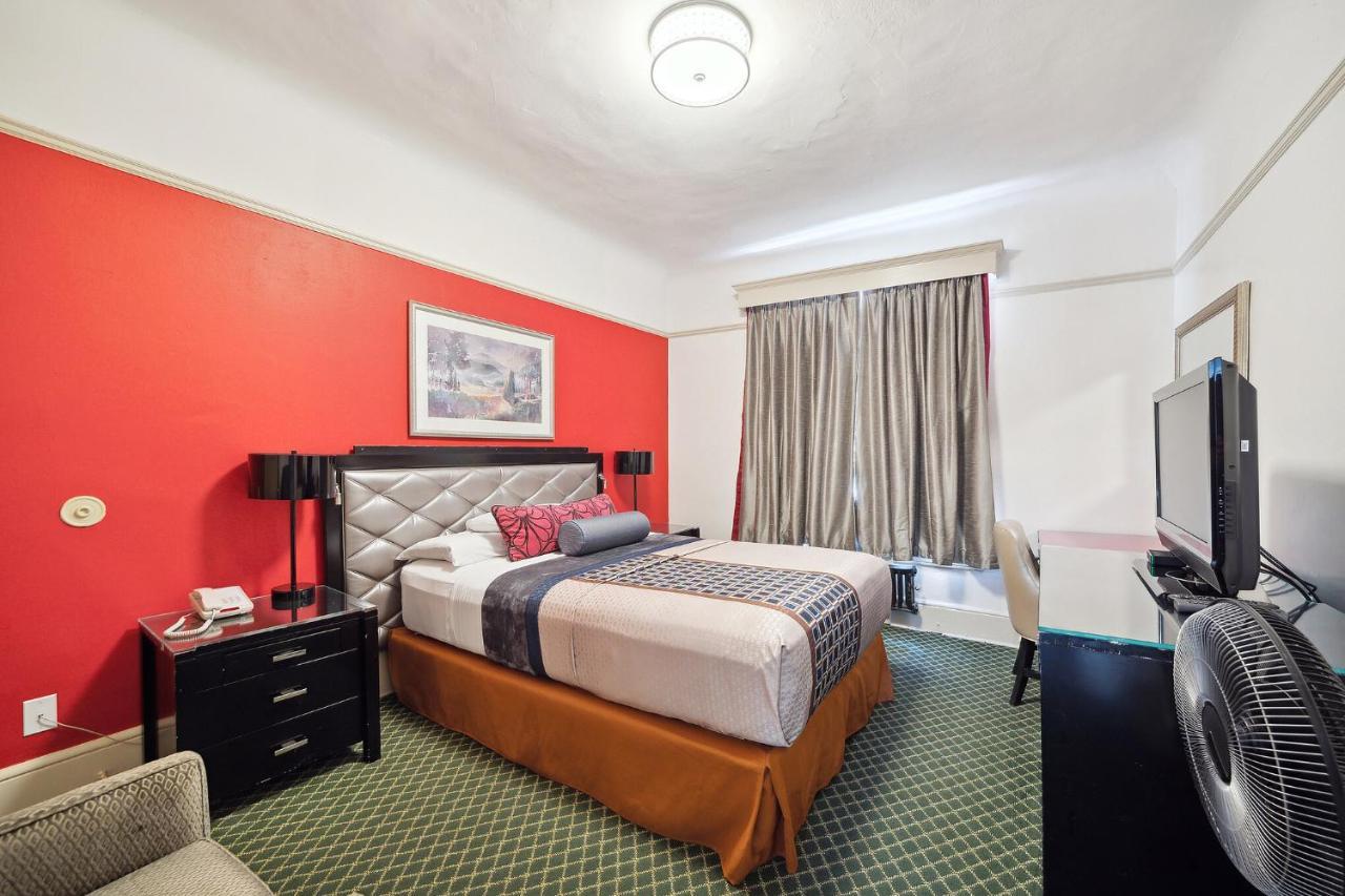 Queen Room