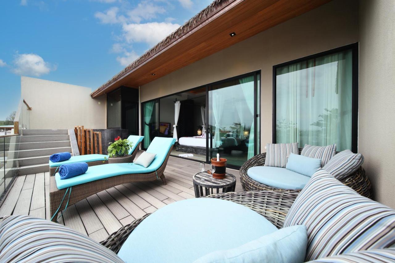 Jacuzzi pool suite honeymoon Sea view