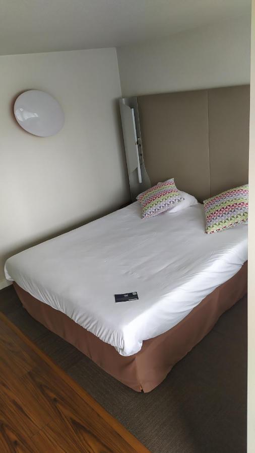 Standard Double Room One Single Bed Up to Ten Years