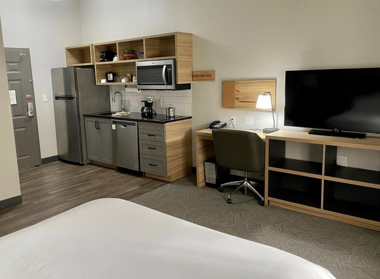 Queen Studio Suite