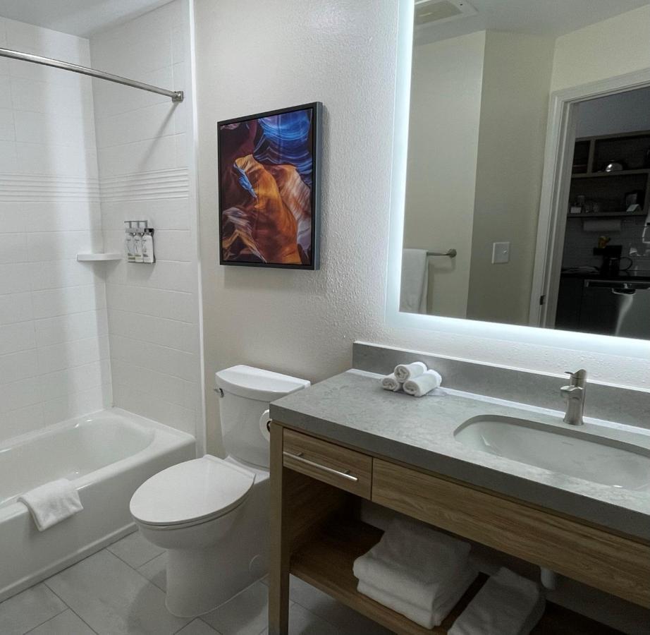 Queen Studio Suite