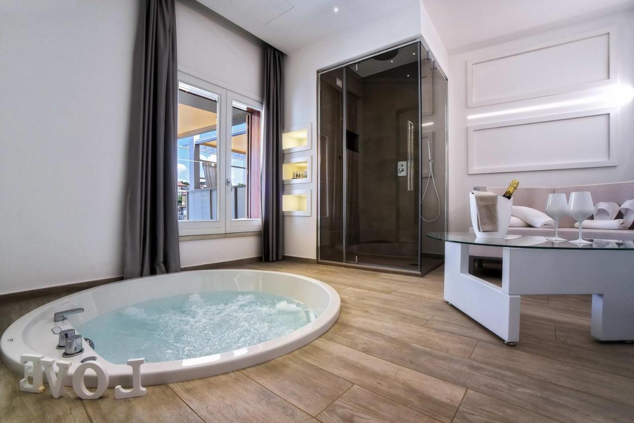 Superior King Room Spa Bath