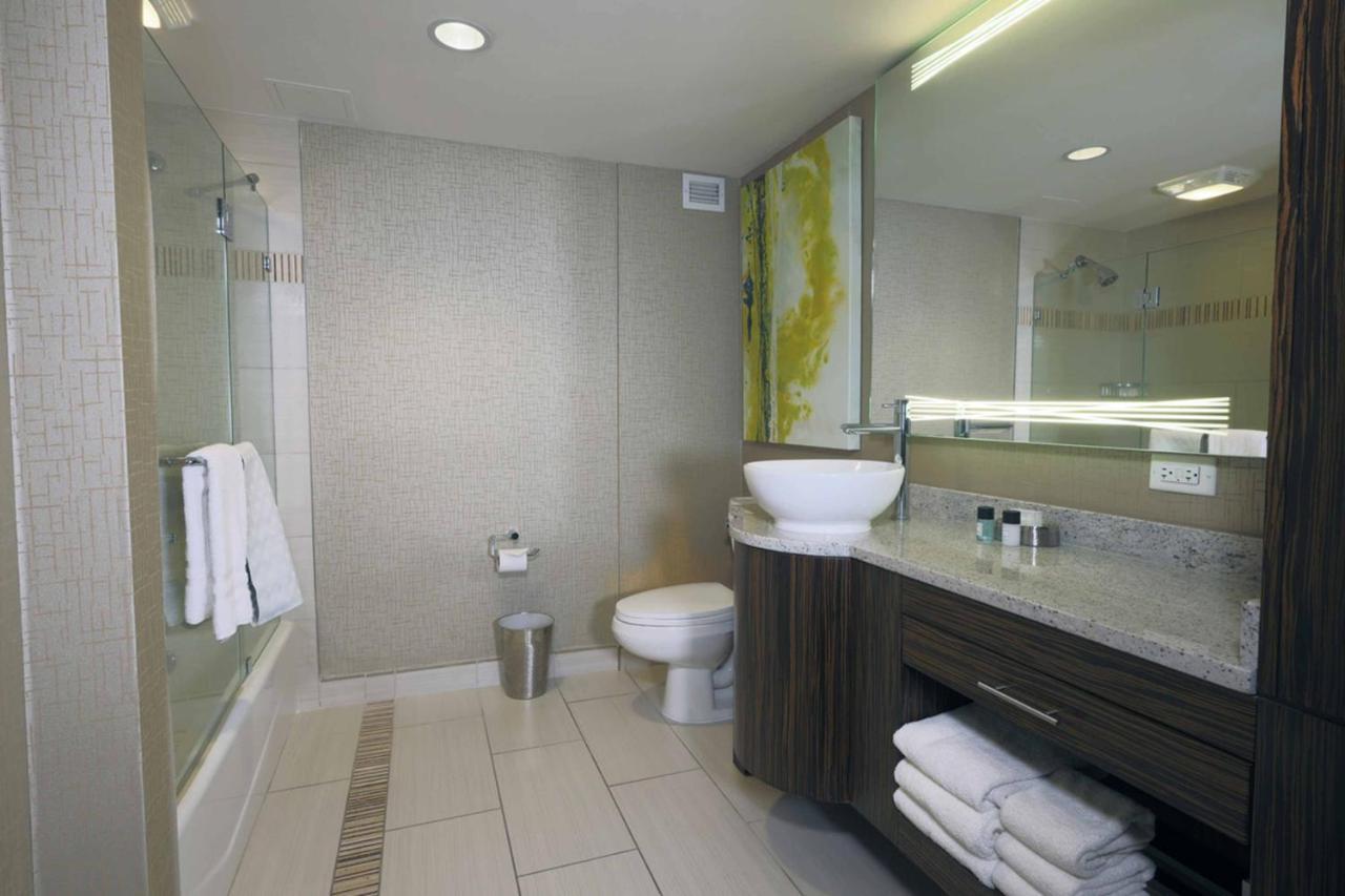 Luxury Room 1 King Bed