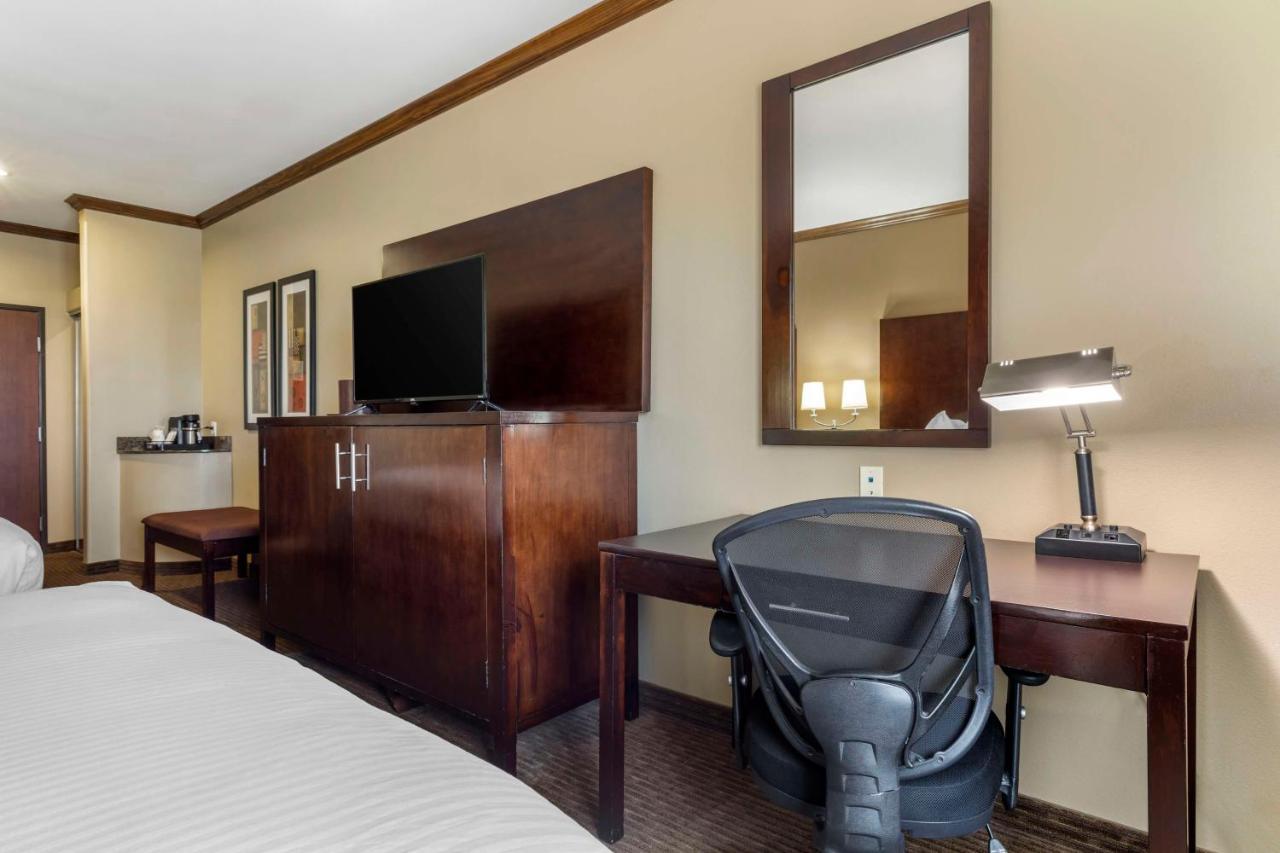 Queen Room Two Queen Beds Non-Smoking