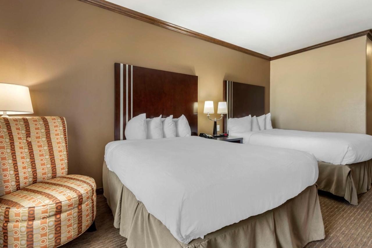 Queen Room Two Queen Beds Non-Smoking