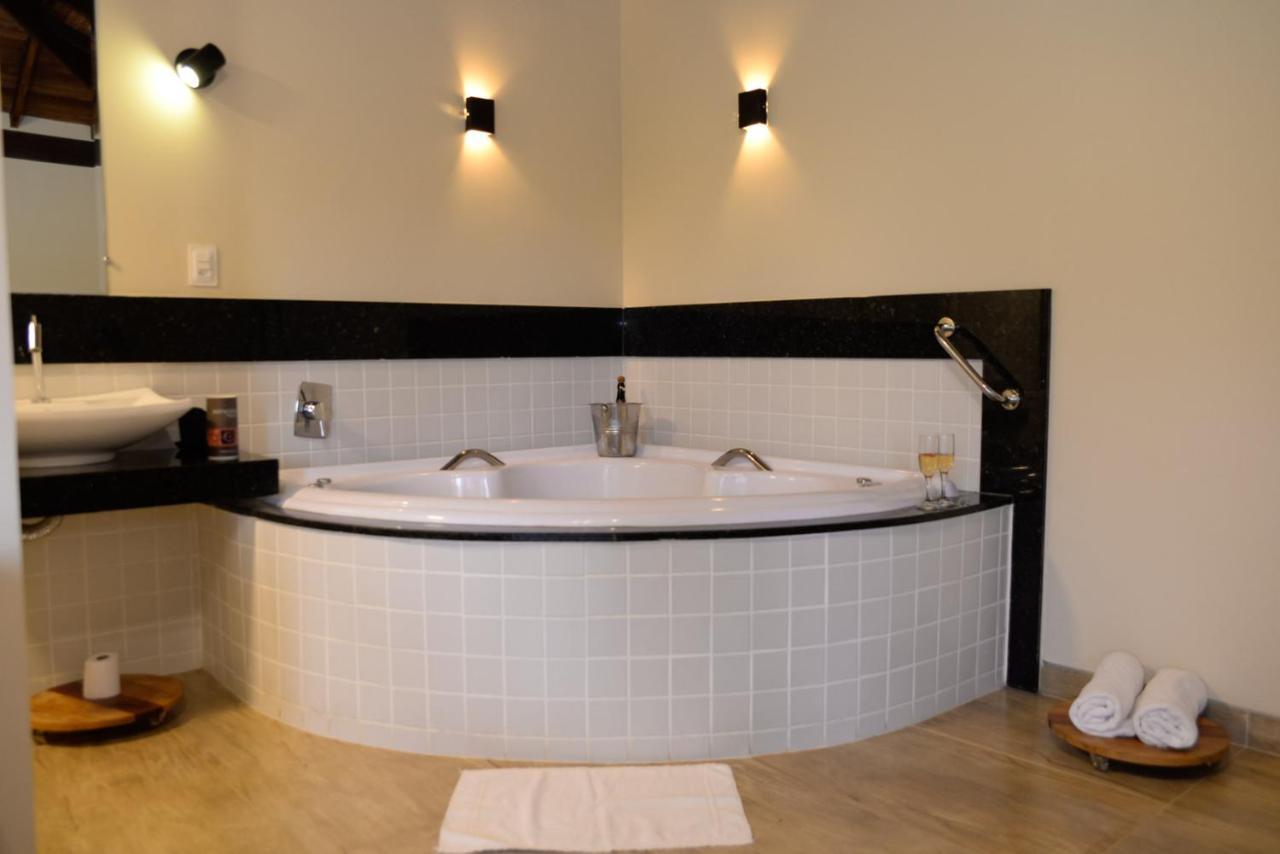 King Suite Spa Bath